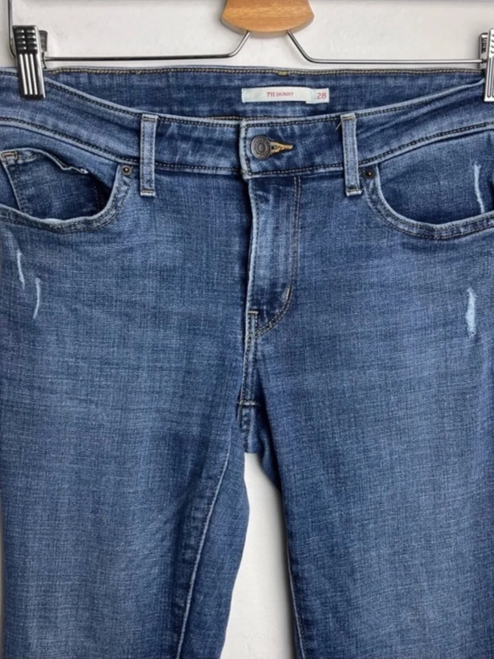 LEVI’S 711 Skinny Jeans